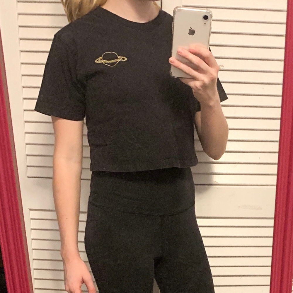 Forever 21 planet midriff tee